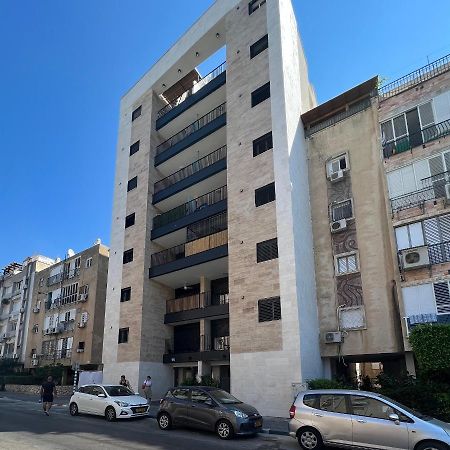Bat Yam Apartment Exterior photo