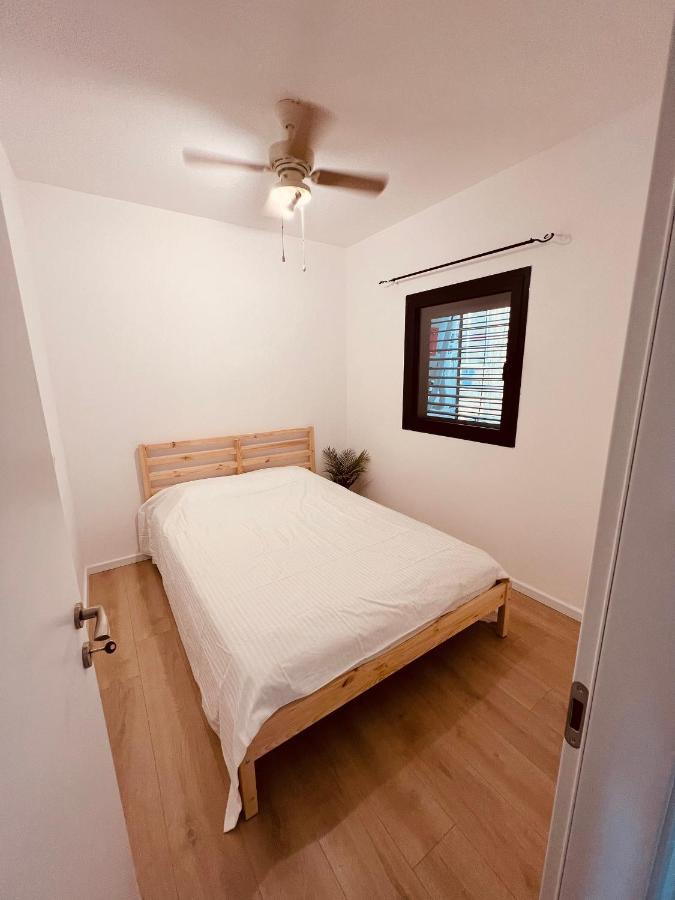 Bat Yam Apartment Exterior photo