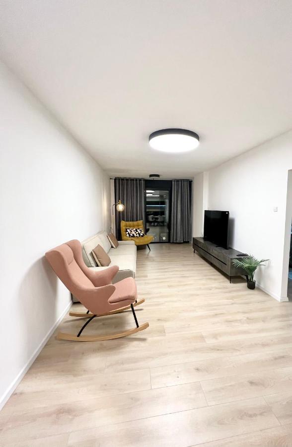 Bat Yam Apartment Exterior photo