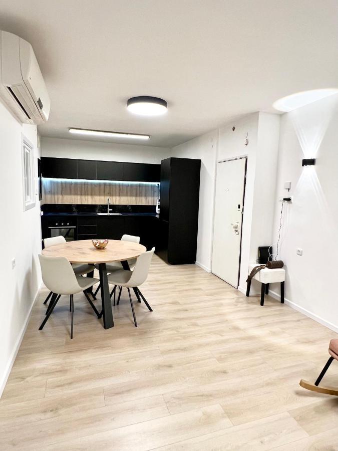 Bat Yam Apartment Exterior photo