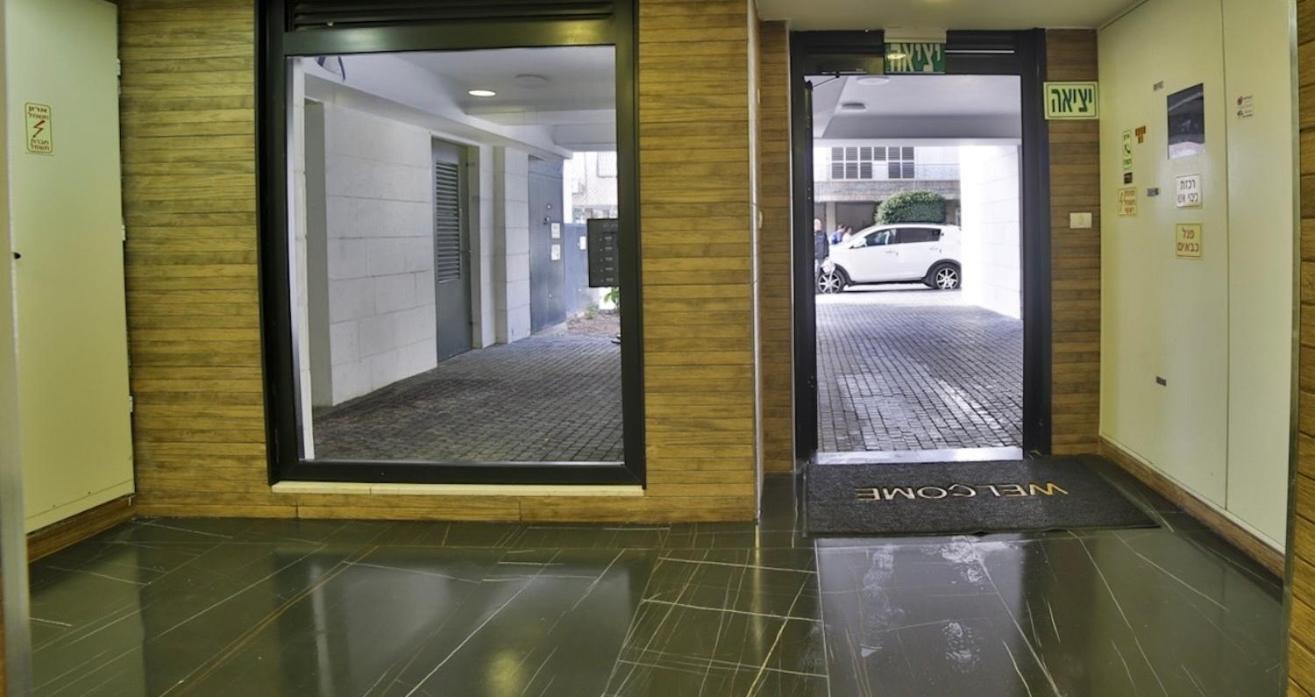 Bat Yam Apartment Exterior photo